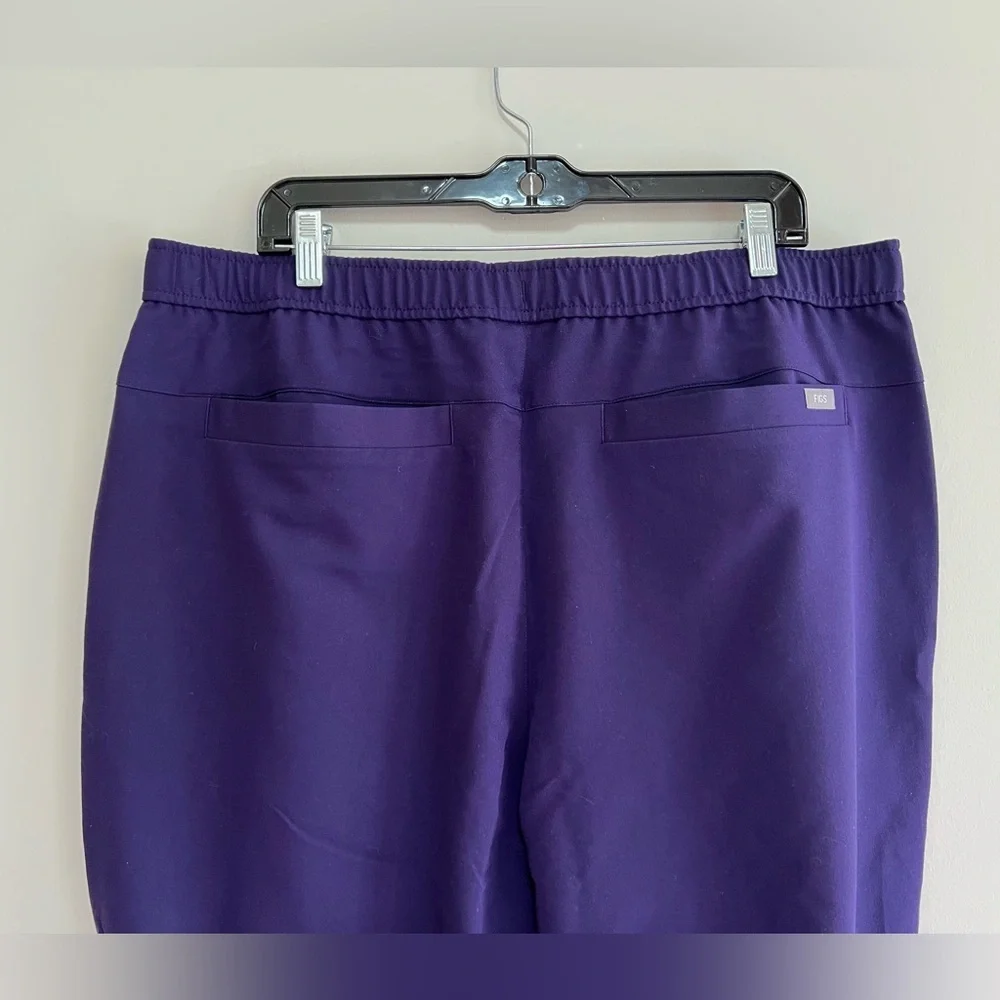 FIGS NWT Men’s Tansen Jogger Scrub Pants in RARE Dark Purple (PO #4994), XXL